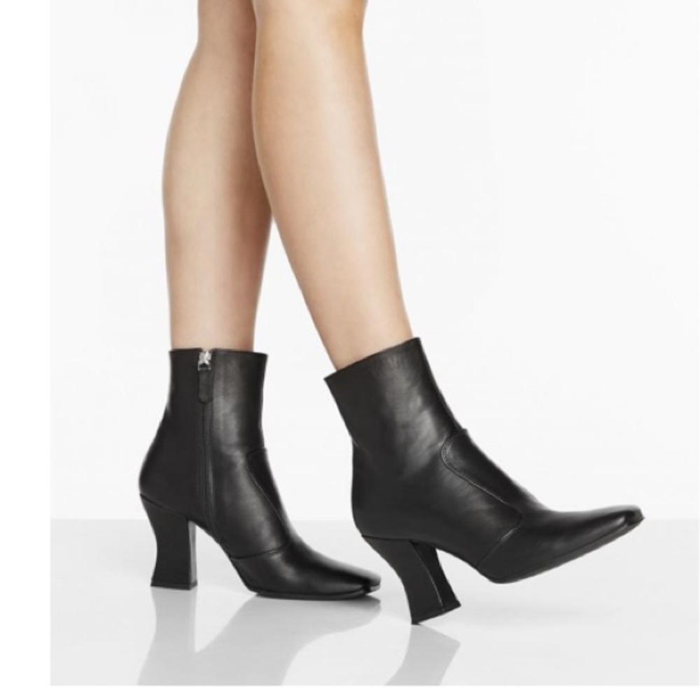 BNIB La Canadienne Freeport Bootie size 40 ( New in Box) for fall